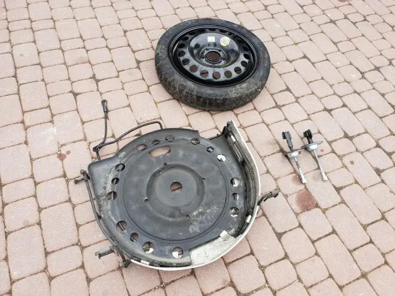 Opel Zafira C: Gdzie koło zapasowe? Sprawdź lokalizację i alternatywy