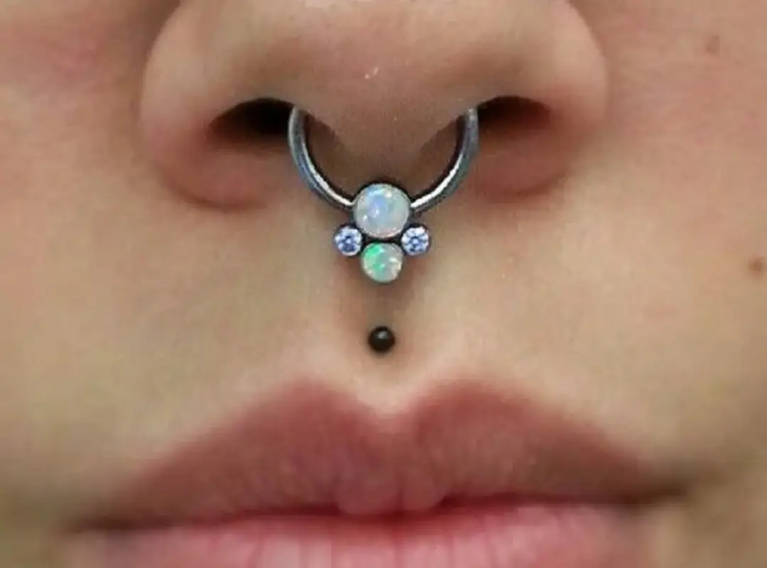 Czy piercing boli? Prawda o bólu i jak go zminimalizować!