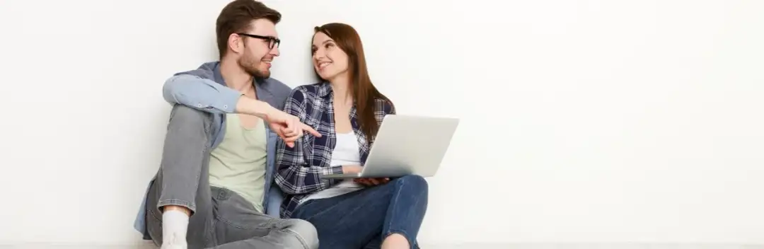 Kto powinien zaproponować wspólne mieszkanie? Odkryj prawdę o relacjach