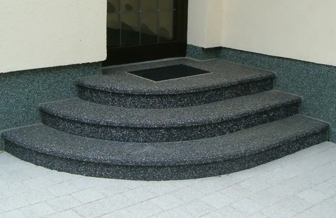 Jak wykończyć schody zewnętrzne półokrągłe, aby były trwałe i piękne