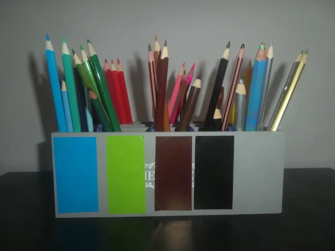 Stwórz unikalny pojemnik na kredki DIY z łatwych materiałów
