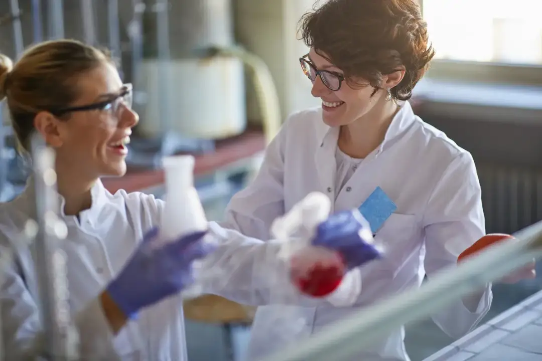 Ile zarabia pracownik laboratorium? Diagnosta, technik pełne stawki.