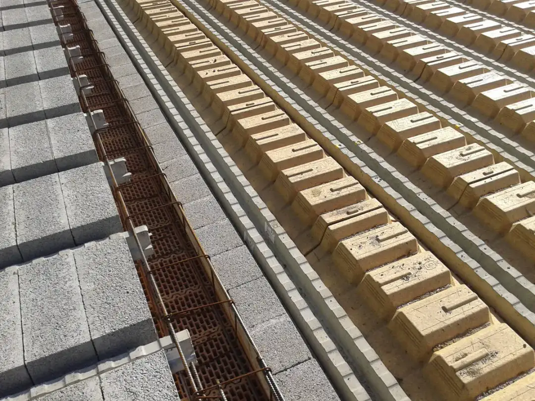 Strop rector czy teriva: Który wybór oszczędzi Twój budżet?