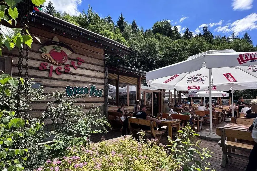Green Pub Szczyrk: Smaki świata, godziny, kontakt. Gotowy na wizytę?