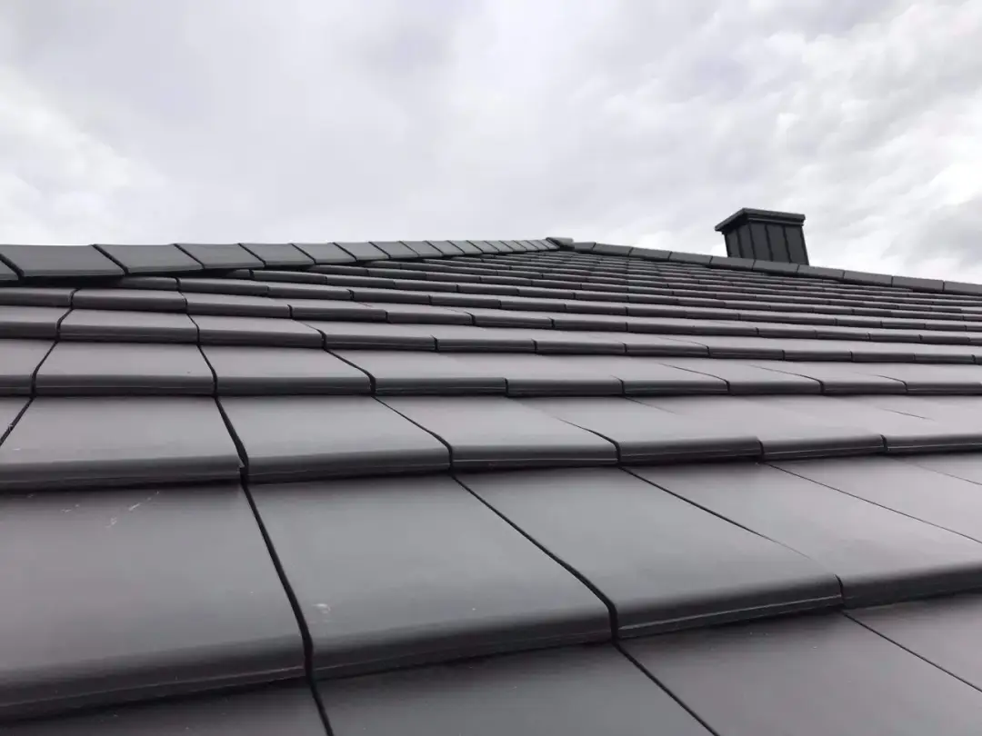 Dachówka plano 11: elegancja i trwałość na Twoim dachu