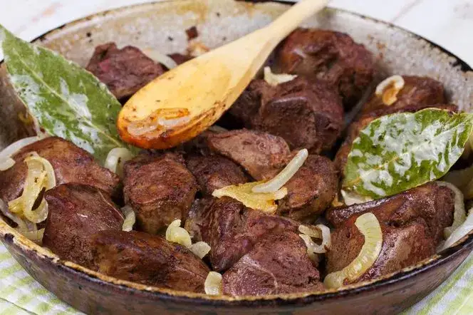 Jak usmażyć wątróbkę wołową żeby była miękka i soczysta? Oto sekrety