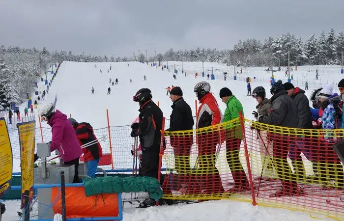 Ceny wyciągów narciarskich: Jak uniknąć wysokich kosztów w sezonie