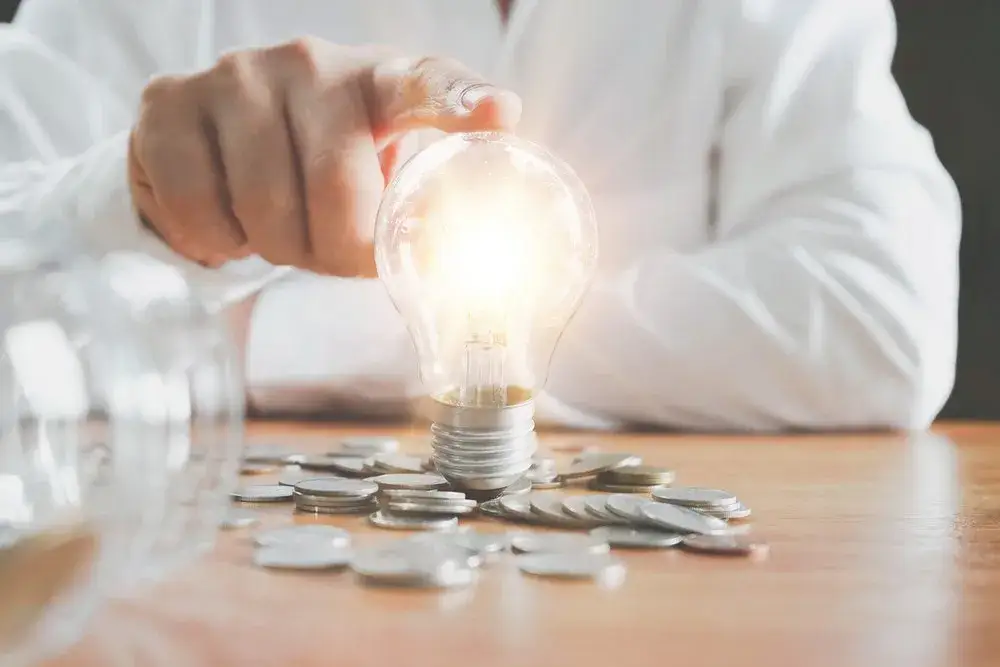 Ile średnio zużywa się prądu miesięcznie? Zaskakujące fakty o energii