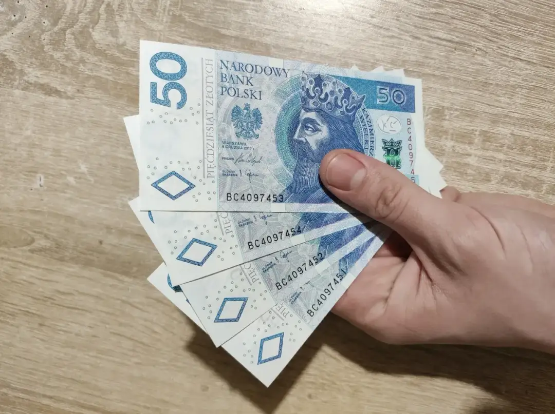 Becikowe: Sprawdź, do kiedy musisz złożyć wniosek, aby nie stracić wsparcia