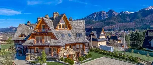 Ile kosztuje nocleg w Zakopanem? Ceny, które zaskoczą każdego turystę