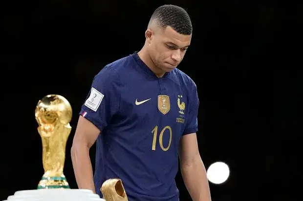 Ile Mbappe zarabia na minutę? Zaskakujące fakty o jego dochodach