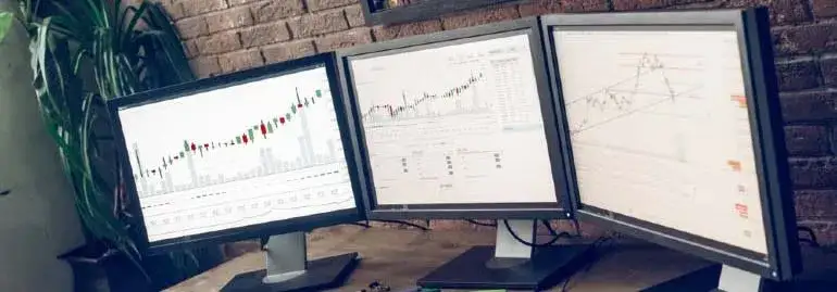 Jak podłączyć dwa monitory do komputera i uniknąć problemów z konfiguracją