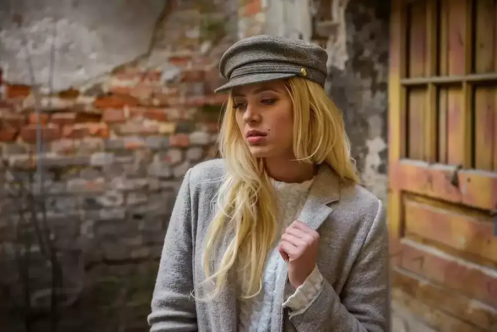 Jakie czapki są modne? Najnowsze trendy i stylizacje na sezon jesień-zima