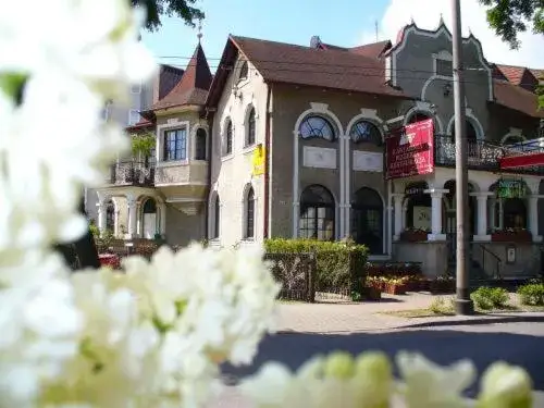 Dworek Mitro w Gdyni - komfortowe noclegi i wyjątkowe atrakcje