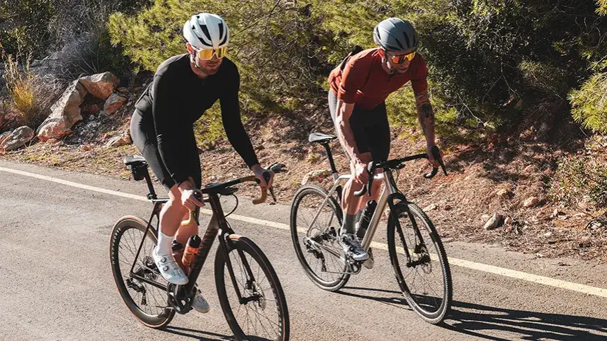 Jak zostać kolarzem szosowym: praktyczny poradnik dla początkujących