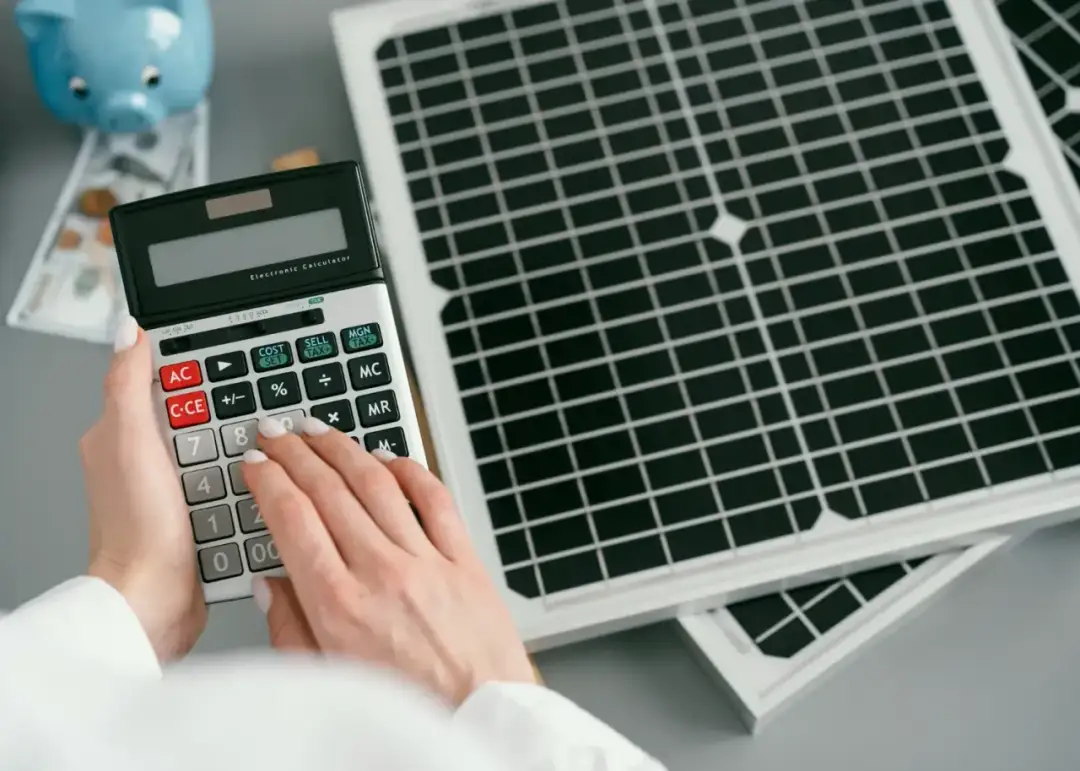 Czy kredyt na fotowoltaikę to dobry pomysł? Zalety finansowania