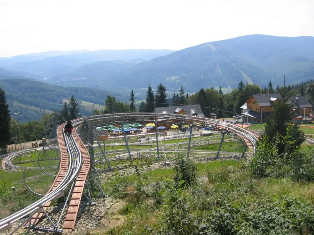 Górski Park Równica: Atrakcje, dojazd, ceny. Kompletny przewodnik!