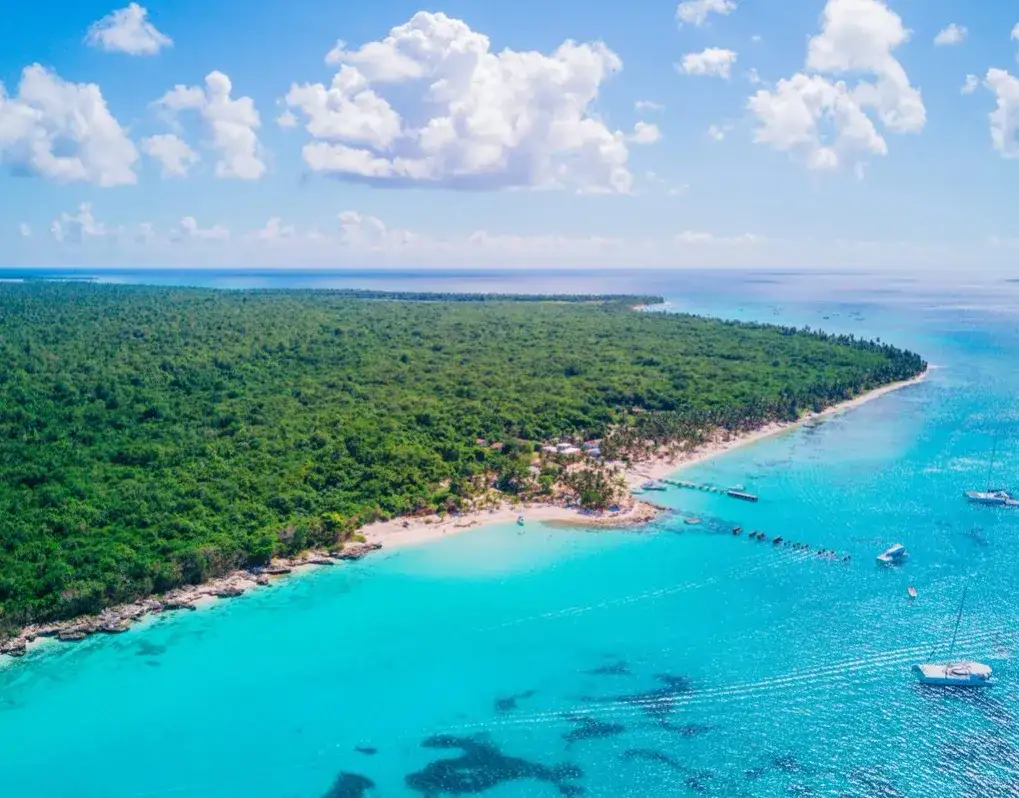 Dominikana: Morze Karaibskie czy Ocean Atlantycki - co wybrać?