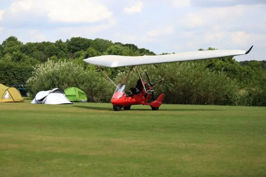 Ile kosztuje lot motolotnią? Ceny, które mogą cię zaskoczyć