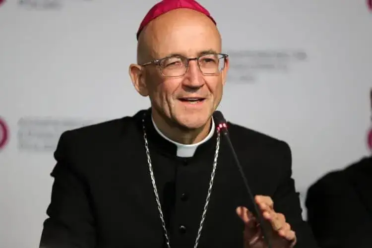 Biskup koadiutor co to znaczy? Kluczowa rola w Kościele katolickim