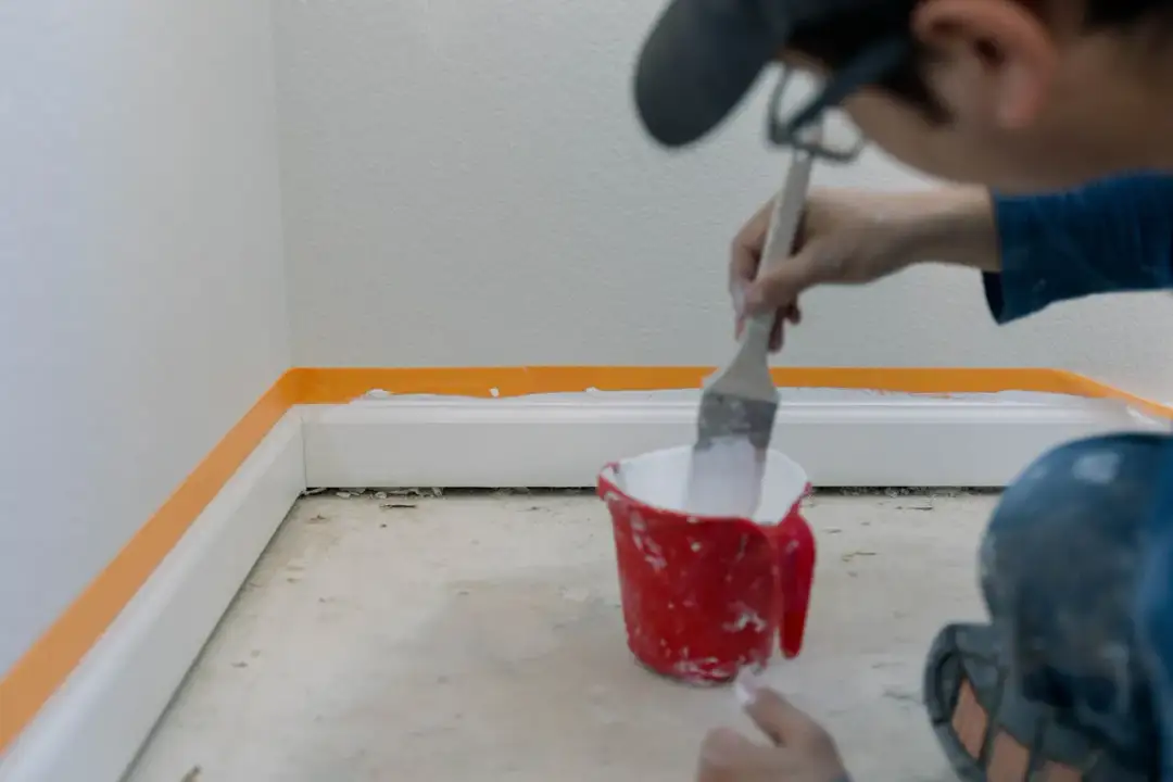 Jak kłaść akryl na listwach? Poradnik krok po kroku