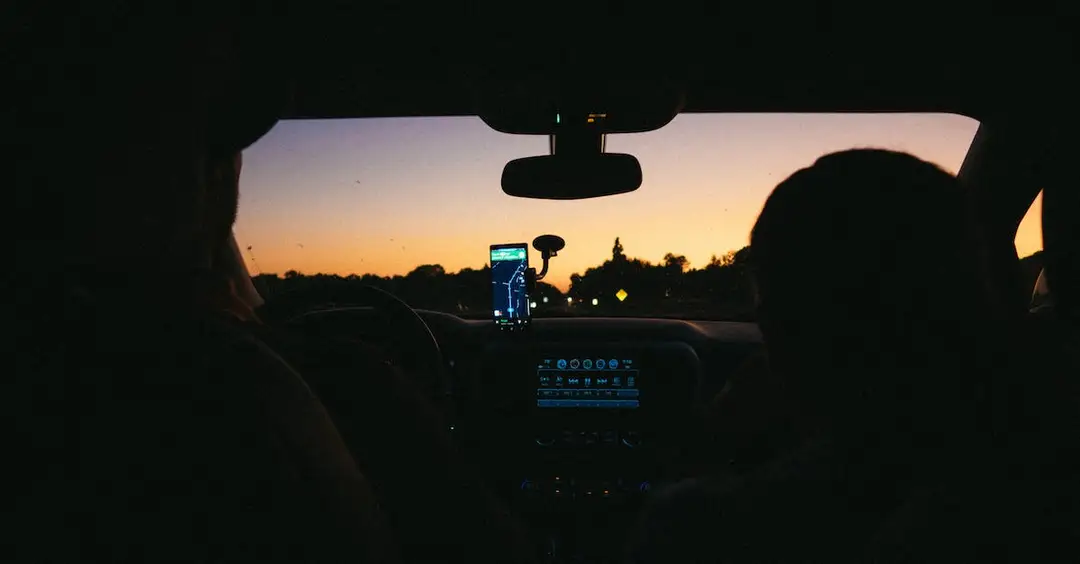 Jak zamontować nawigację w samochodzie?