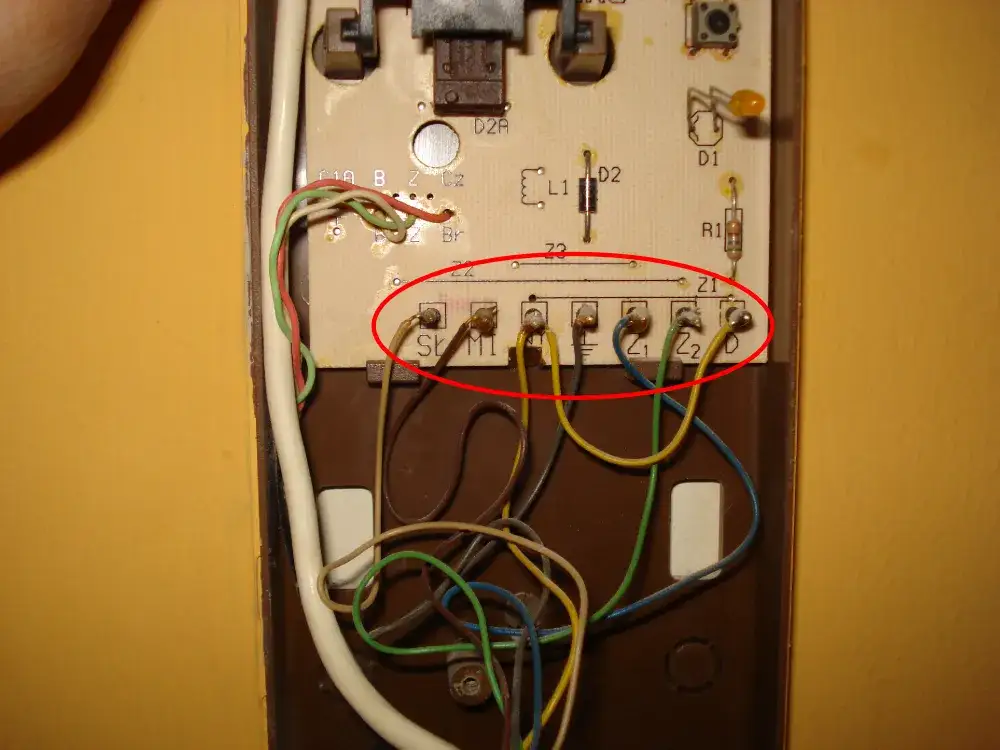 Jak podłączyć domofon Cyfral Slim - uniknij problemów z instalacją