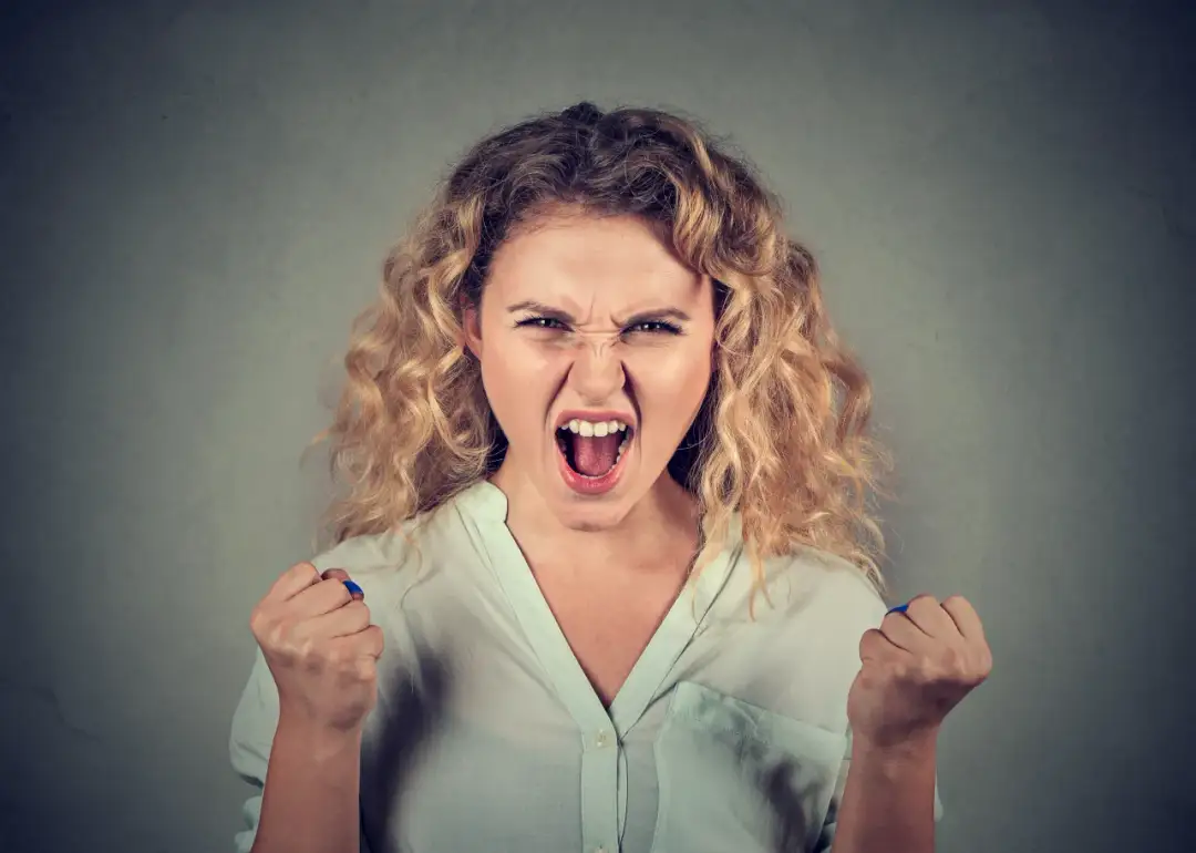 Czy przeklinanie to grzech? Zaskakujące spojrzenie na wulgaryzmy