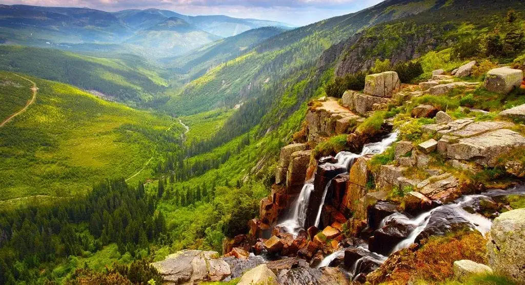 Najpiękniejsze miejsca w Czechach: Przewodnik po bajkowych miastach i cudach natury