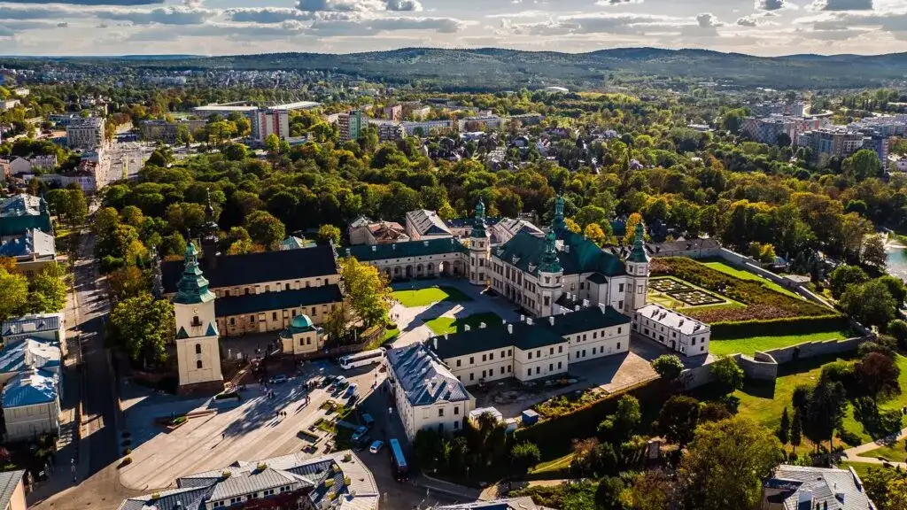 Kielce co zwiedzić: Odkryj ukryte skarby i atrakcje turystyczne