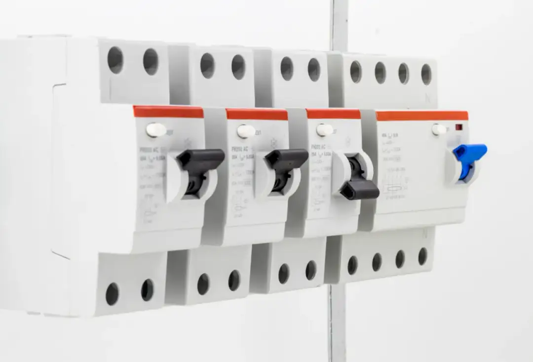Jak podłączyć bezpiecznik - uniknij niebezpieczeństw i błędów w instalacji