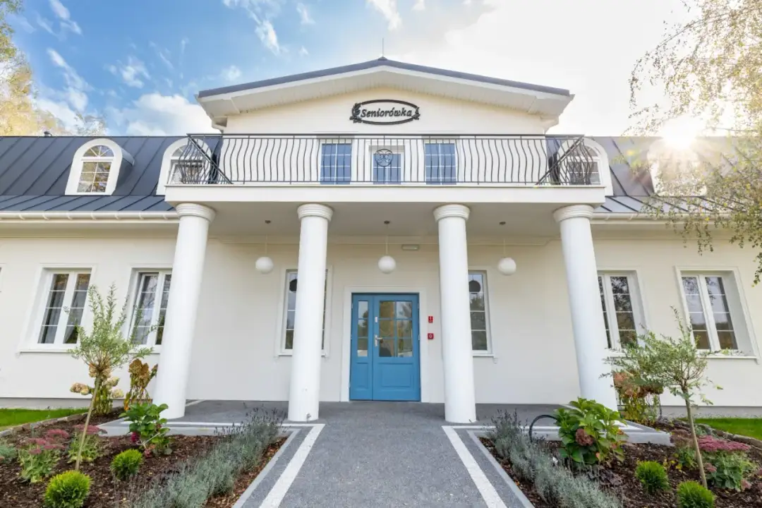 Luksusowy dom opieki w dworku: Przewodnik i cennik 2025/2026