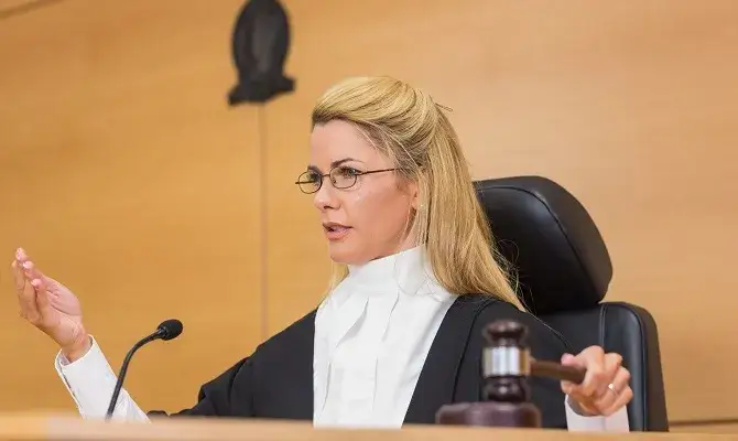 Sąd pracy: jak wygląda rozprawa i co warto wiedzieć przed nią