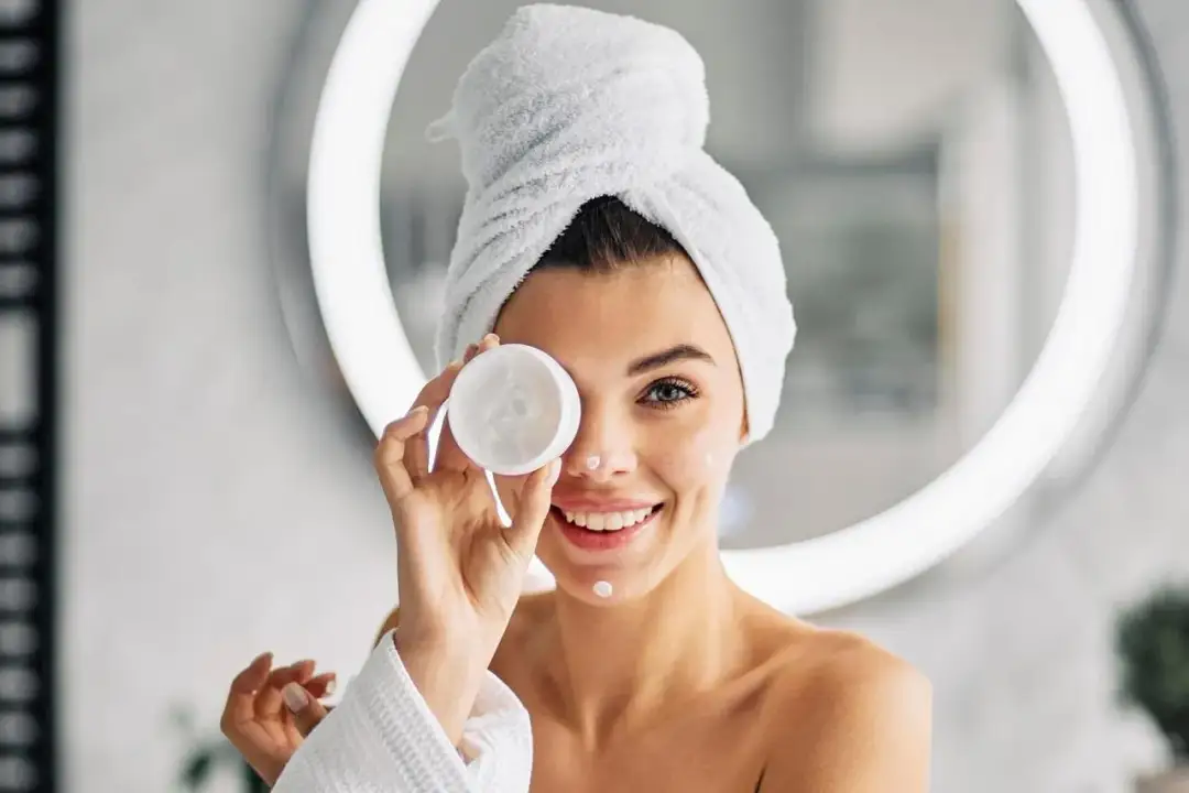 Jak poprawić stan cery: skuteczne sposoby na zdrową i promienną skórę