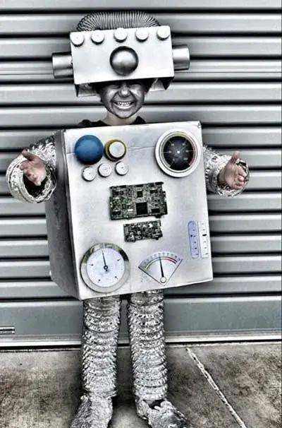 Jak zrobić strój robota z recyklingu - proste i kreatywne pomysły