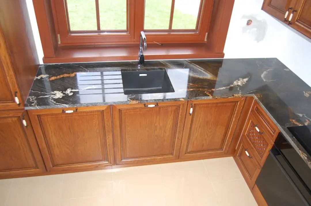 Blaty do szafek kuchennych - jak wybrać idealny materiał?