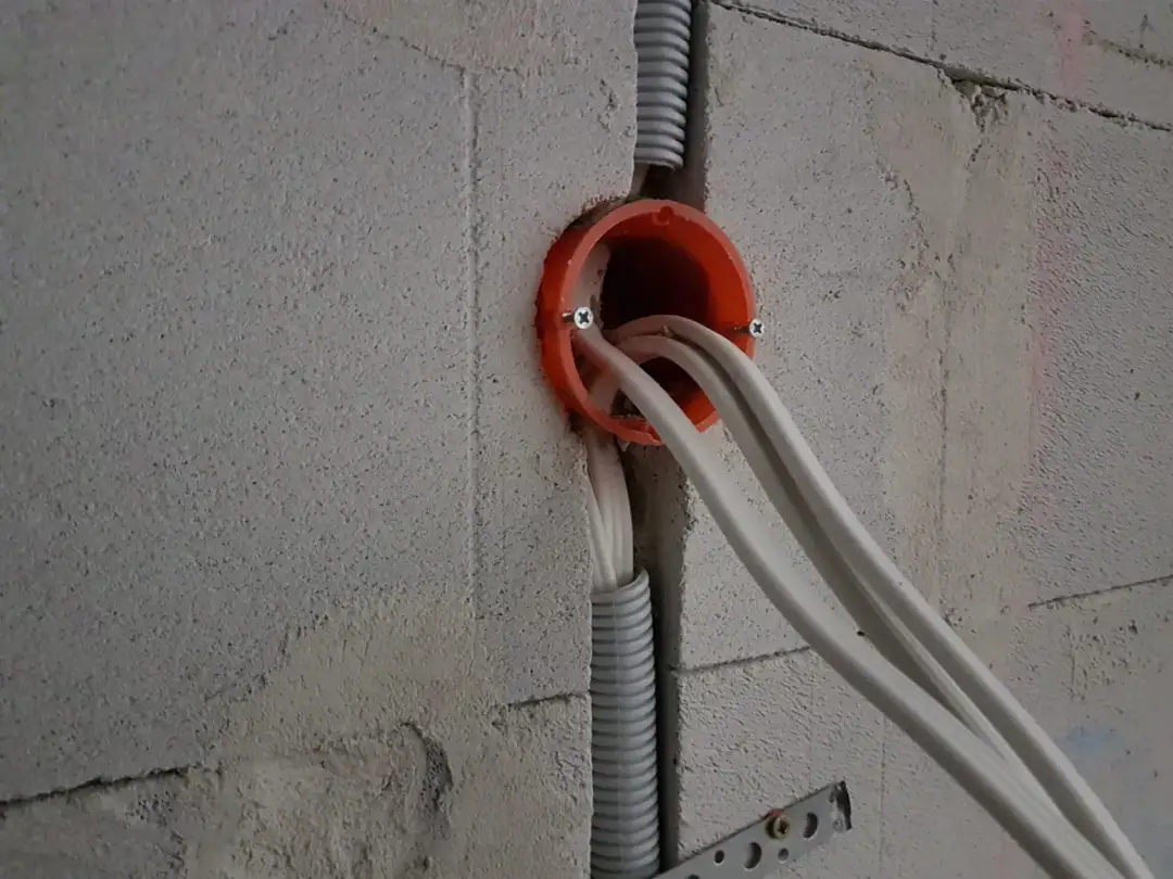 Jak wybrać idealny kabel do instalacji elektrycznej? Poradnik