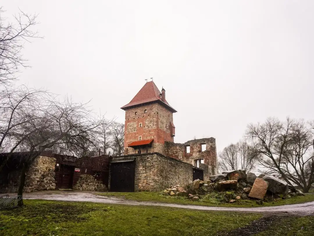 Zamek w Chudowie: Kompletny przewodnik po renesansowej perle Śląska