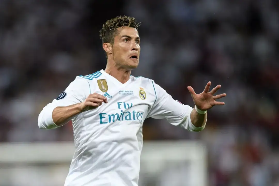 Najlepszy piłkarz w historii? Analiza legend i Twój werdykt!