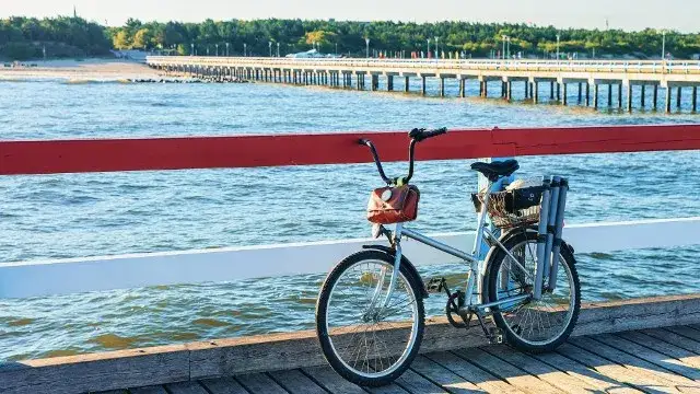Najlepsze trasy rowerowe do Hel - odkryj malownicze szlaki