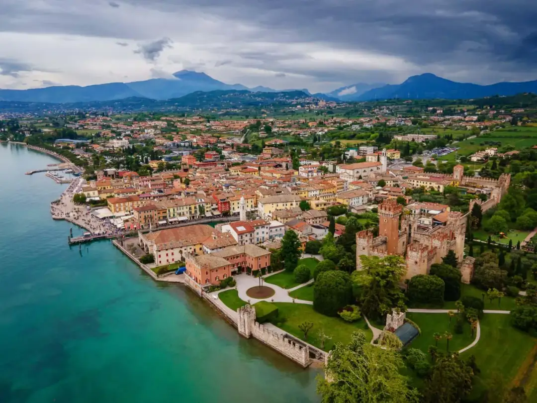 Jezioro Pełcz - raj dla wędkarzy i nurków w pięknej scenerii
