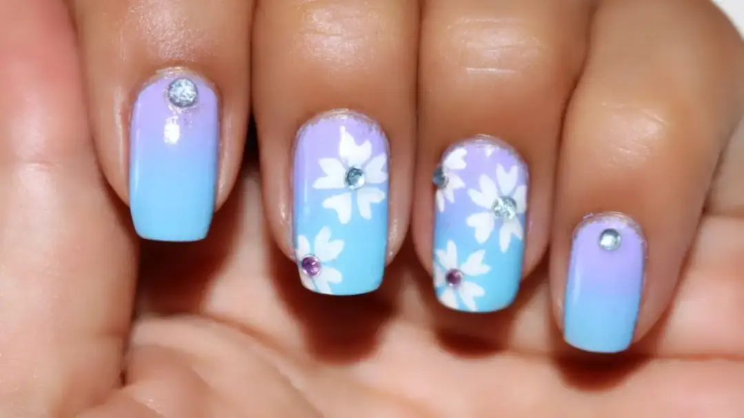 Uñas degradadas: técnicas sencillas para un look espectacular en casa