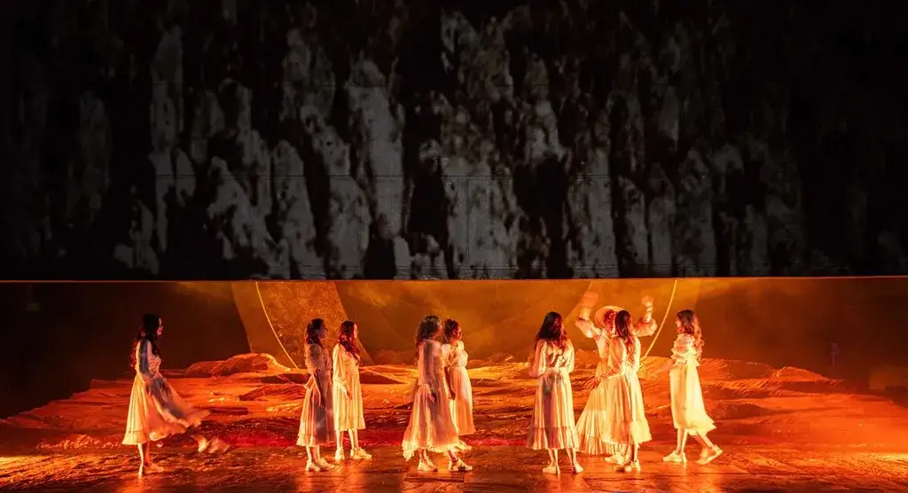 "Piknik pod wiszącą skałą" - tajemnicze zaginięcie i niebezpieczna prawda