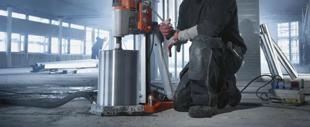 Jak szybko i bezpiecznie wymienić wiertło w wiertarce – proste kroki