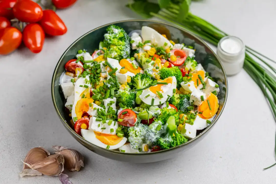 Przepis na najlepszą sałatkę z brokułów: sprawdzone rady i wskazówki krok po kroku