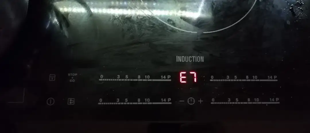 Pęknięta płyta indukcyjna - natychmiastowe działania i skuteczne rozwiązania