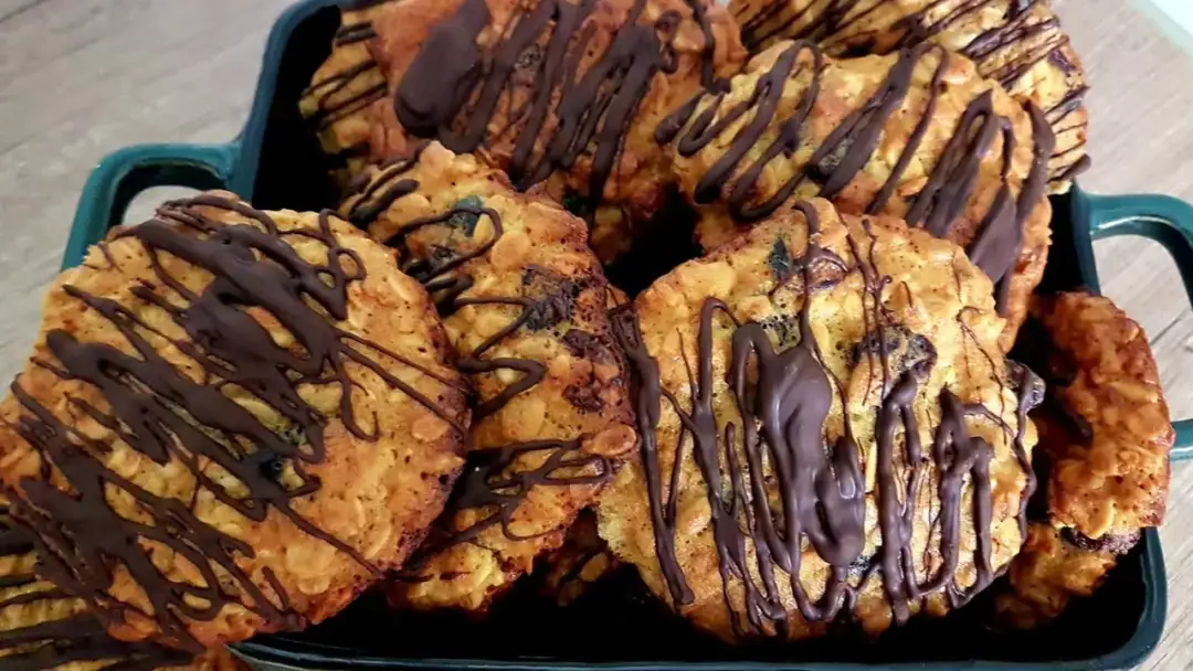 Ile piec ciastka owsiane? Prosty przepis na zdrowe i pyszne przekąski