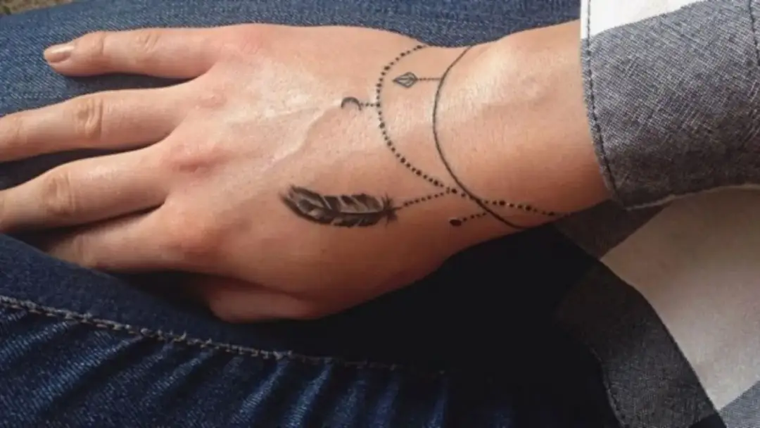 Tatuaż bransoletka znaczenie – odkryj głębokie symbole i emocje