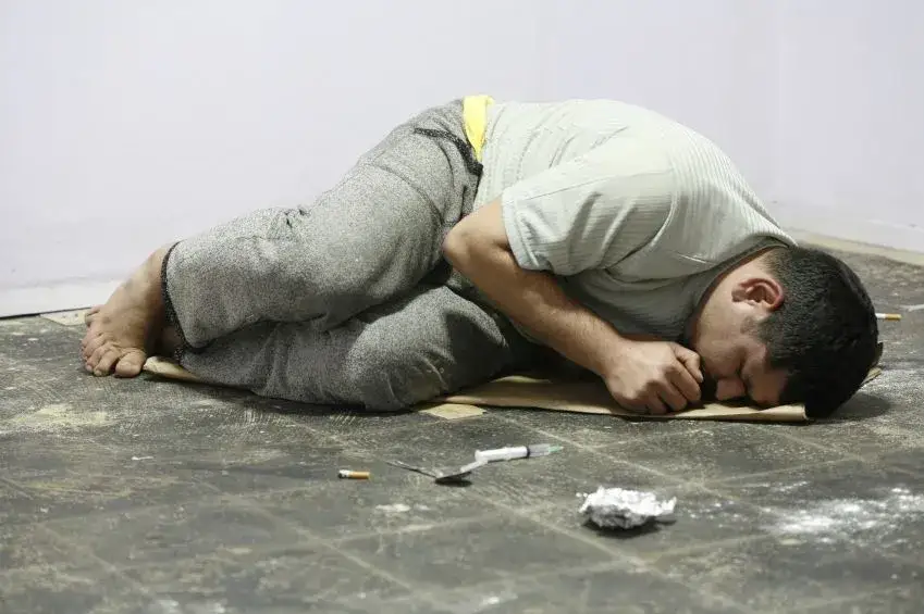 Czy branie narkotyków to grzech? Moralne dylematy i konsekwencje