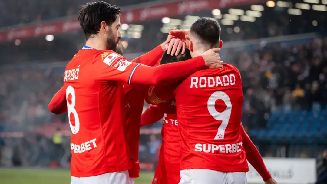 Gdzie oglądać mecze piłki nożnej? Przewodnik TV i online 2026